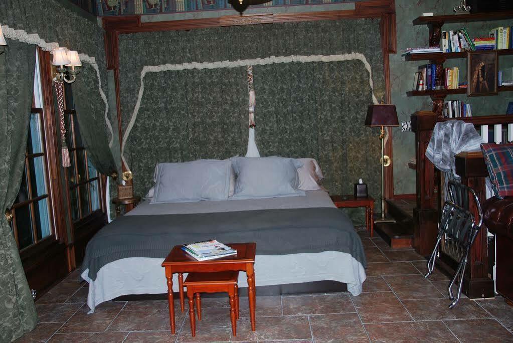 A Walk In The Woods Bed And Breakfast Southold Exterior foto